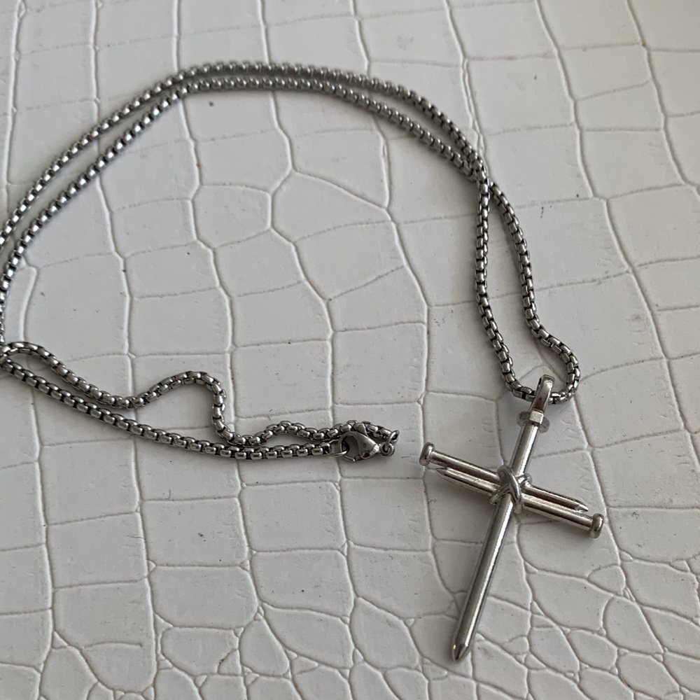 Men's Sleek Silver Cross Necklace